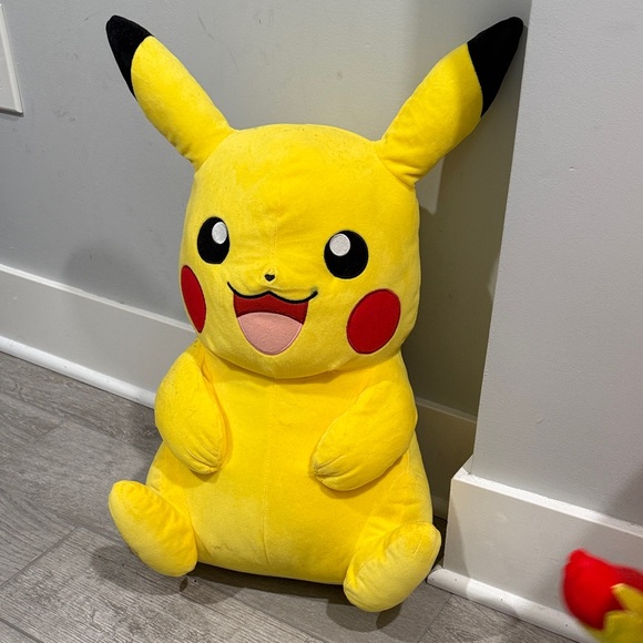 Pokemon Pikachu Yellow Plush Toy - Picture 1 of 1